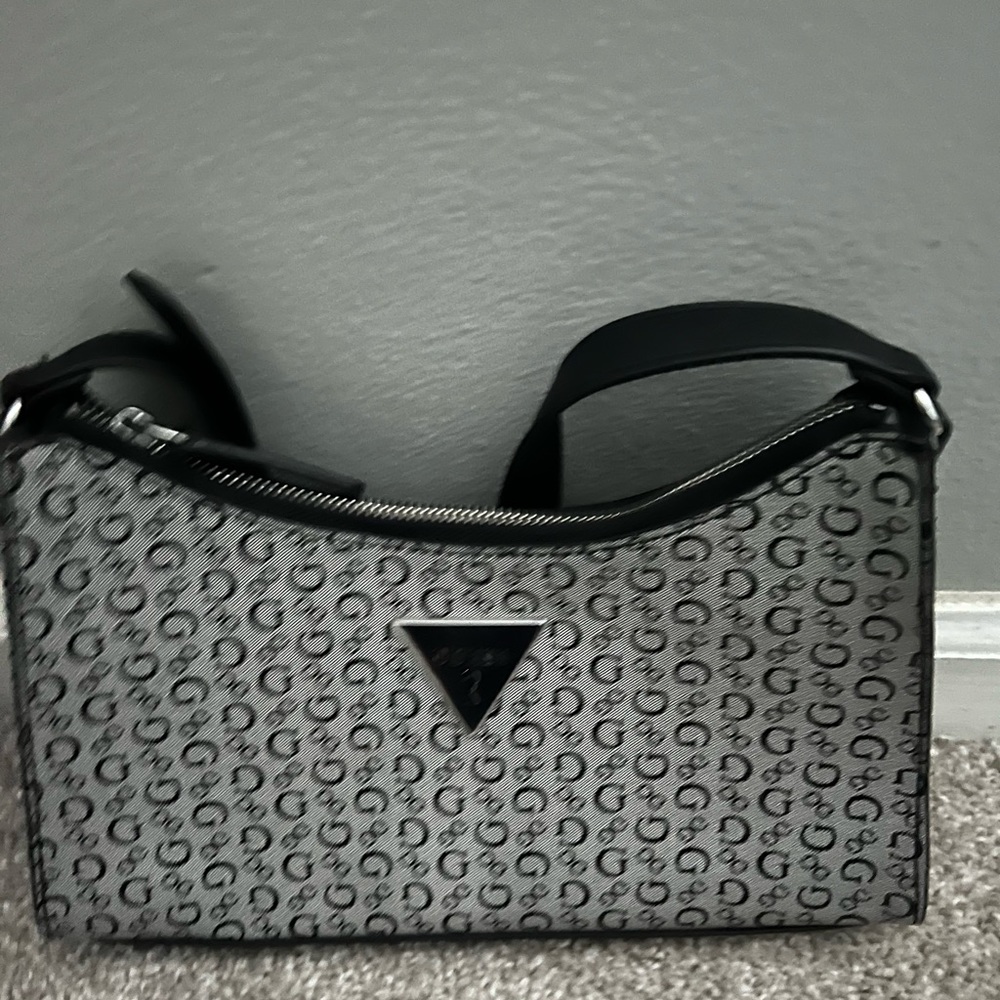 Guess brand new shoulder bag